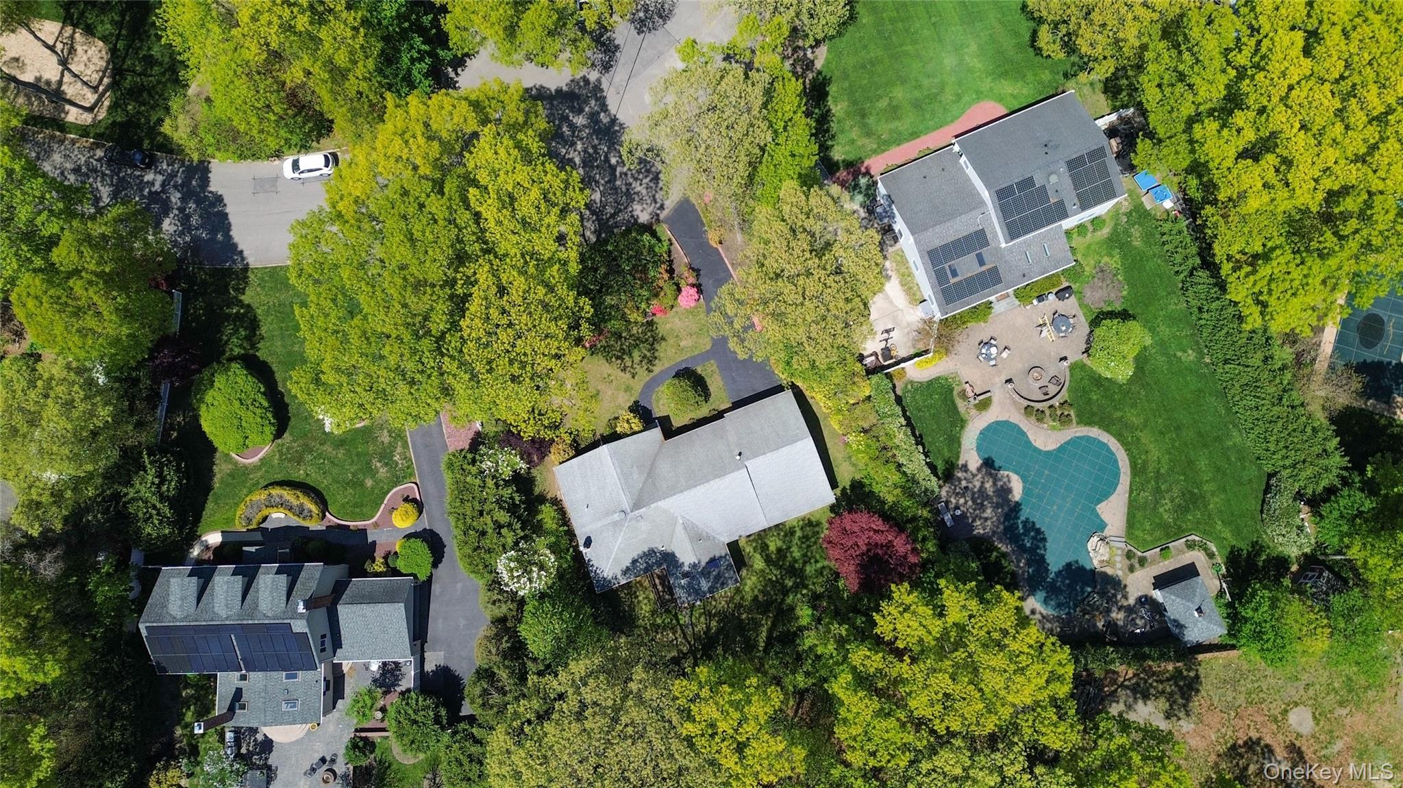 6 Canterbury Court