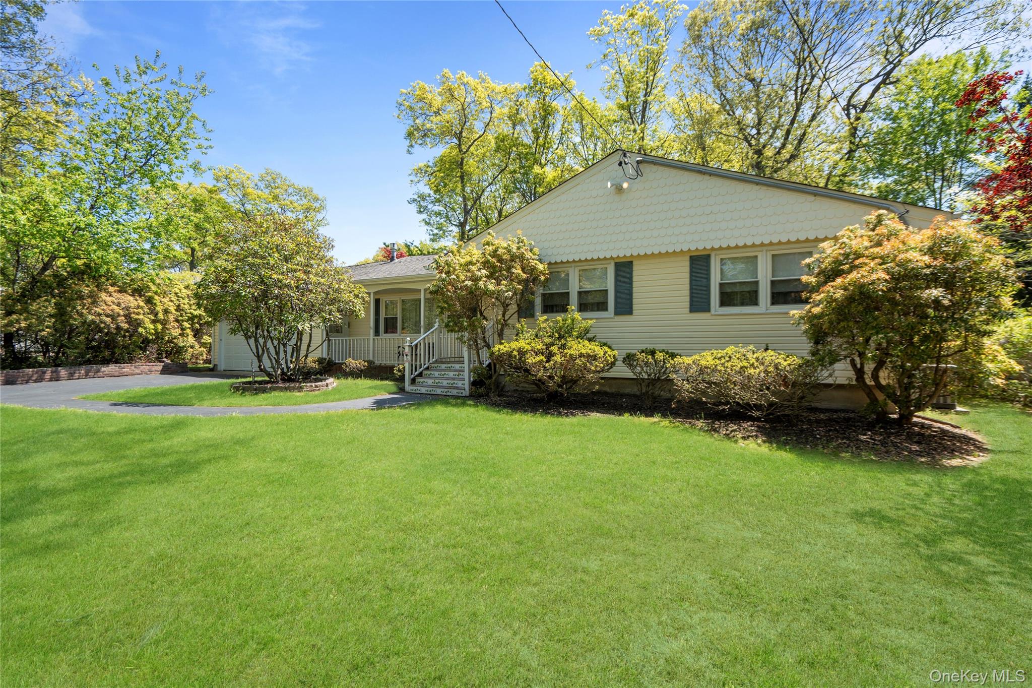 6 Canterbury Court