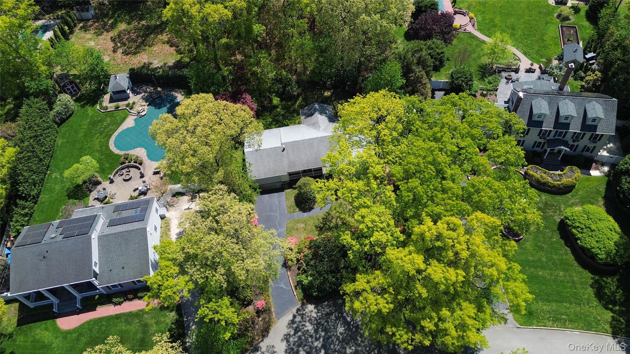 6 Canterbury Court