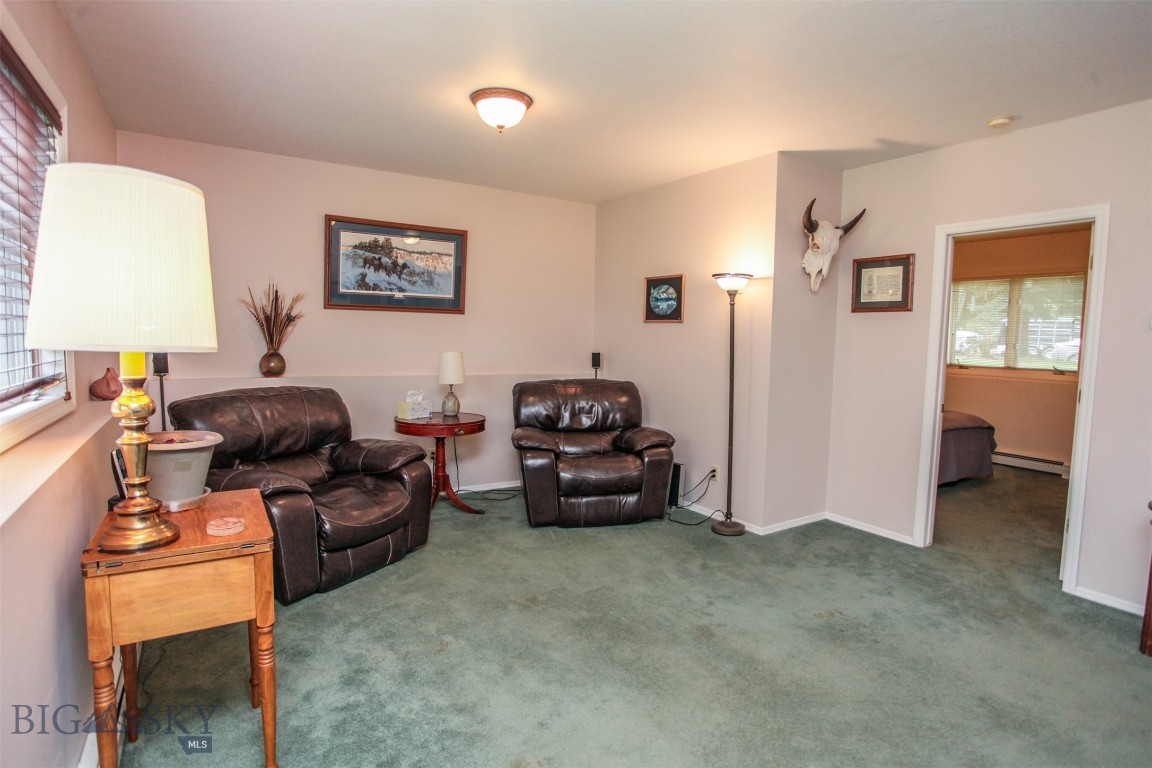 306 S Yellowstone Avenue