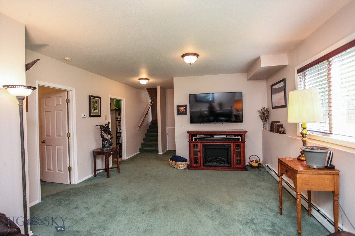 306 S Yellowstone Avenue