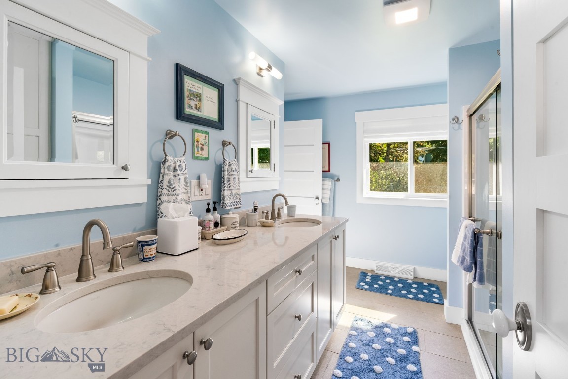 1014 E Babcock Street