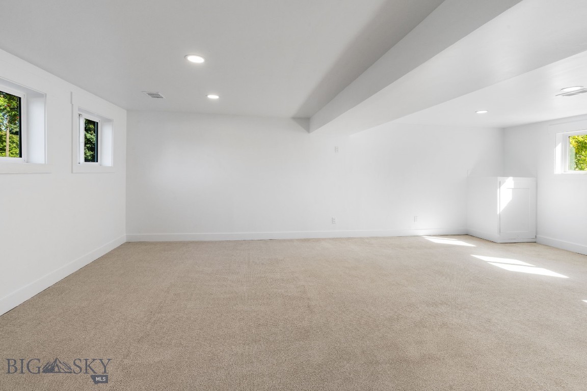 1014 E Babcock Street