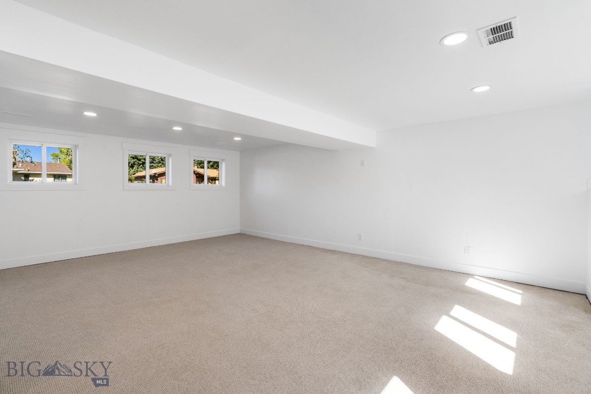 1014 E Babcock Street