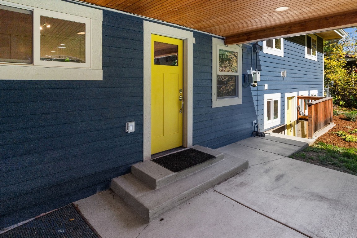 1014 E Babcock Street