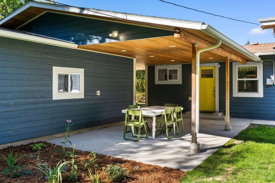 1014 E Babcock Street