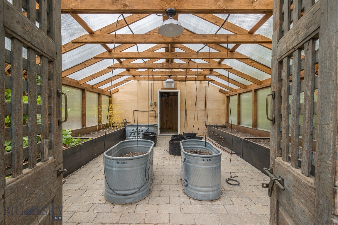 5933 Monforton School Road