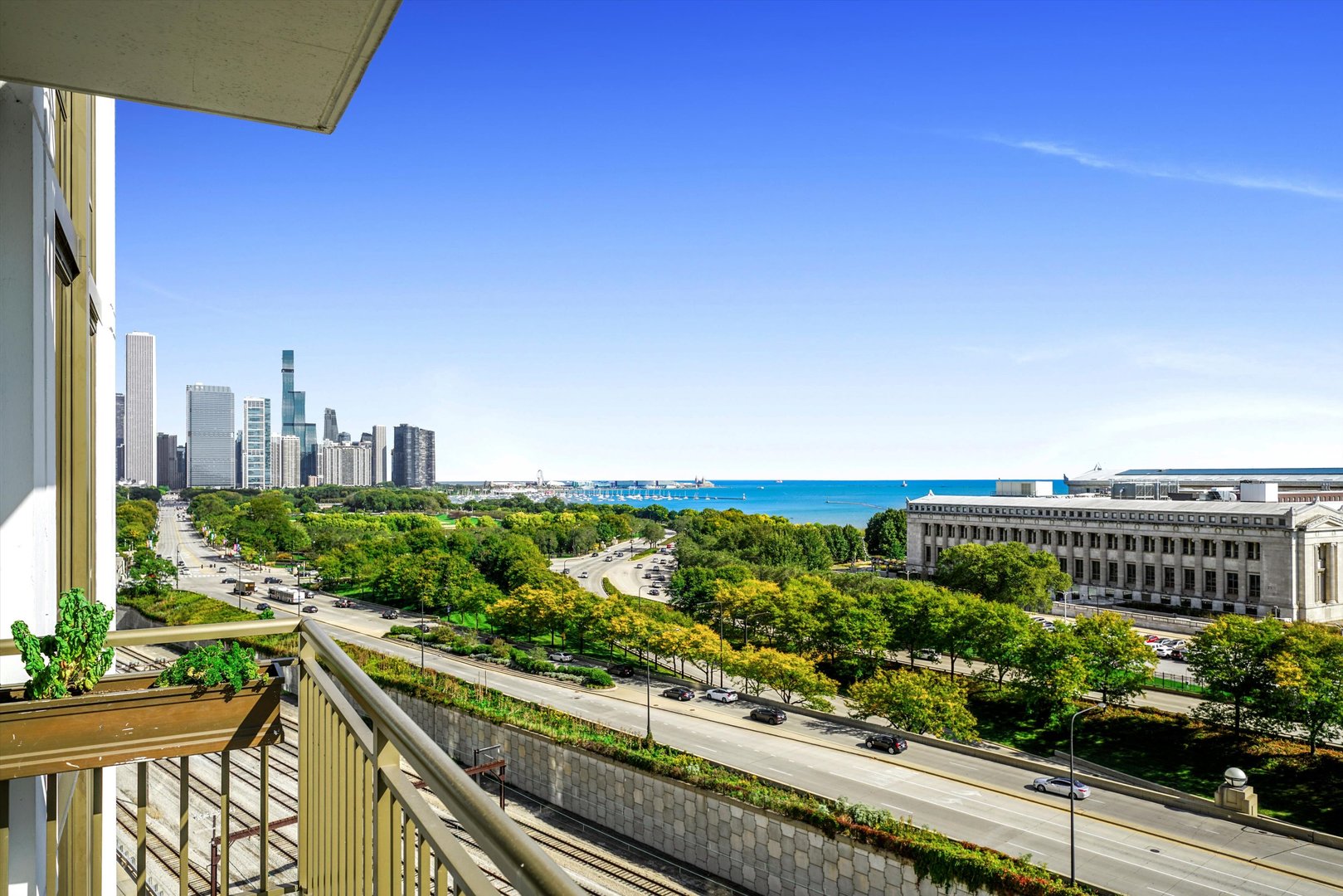 1335 S Prairie Ave UNIT 1201