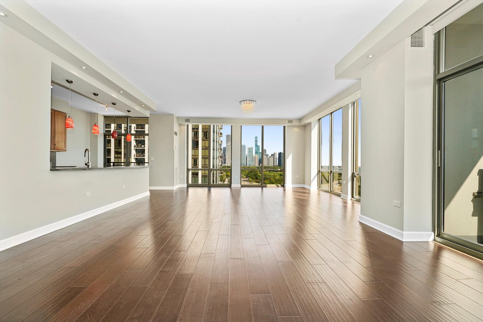 1335 S Prairie Ave UNIT 1201