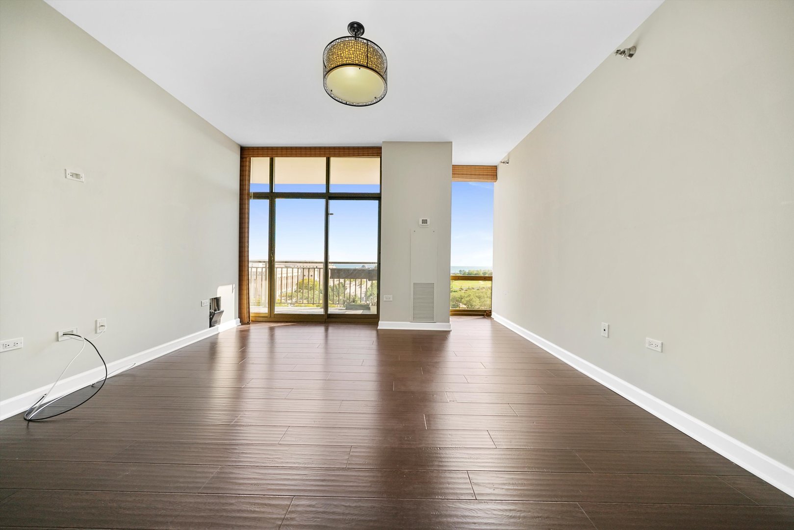 1335 S Prairie Ave UNIT 1201