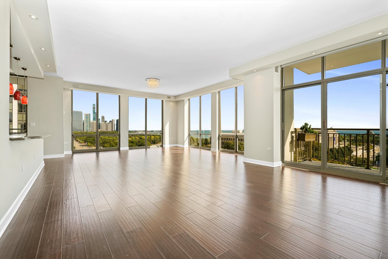 1335 S Prairie Ave UNIT 1201