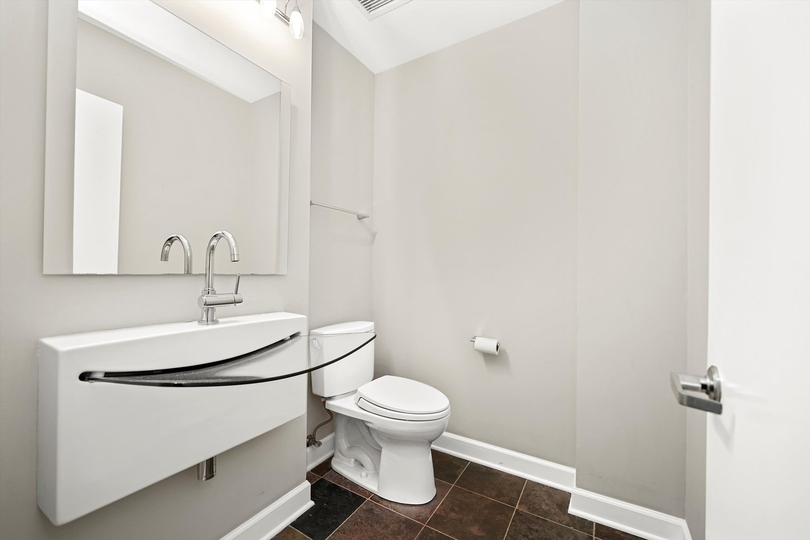 1335 S Prairie Ave UNIT 1201