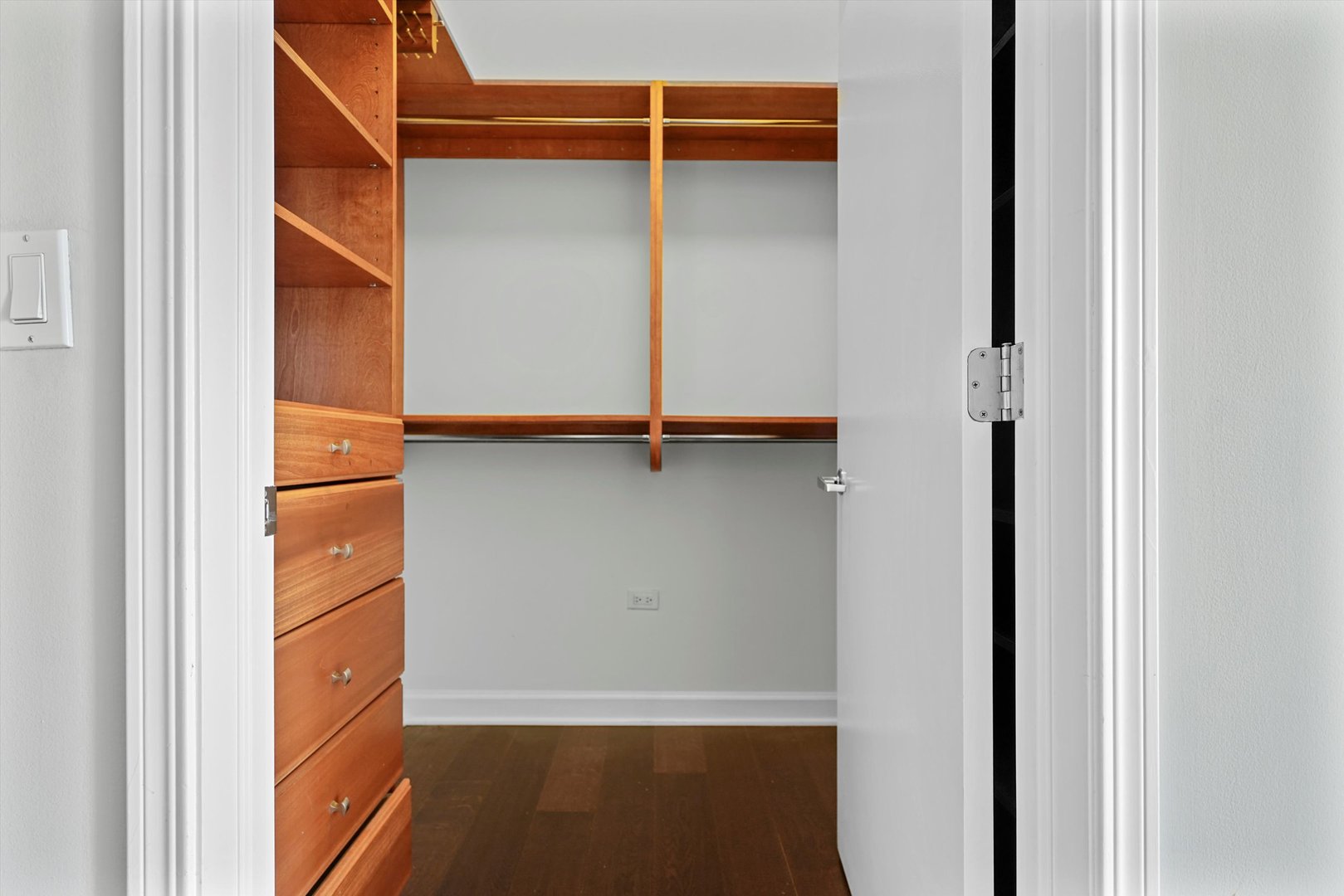 1335 S Prairie Ave UNIT 1201