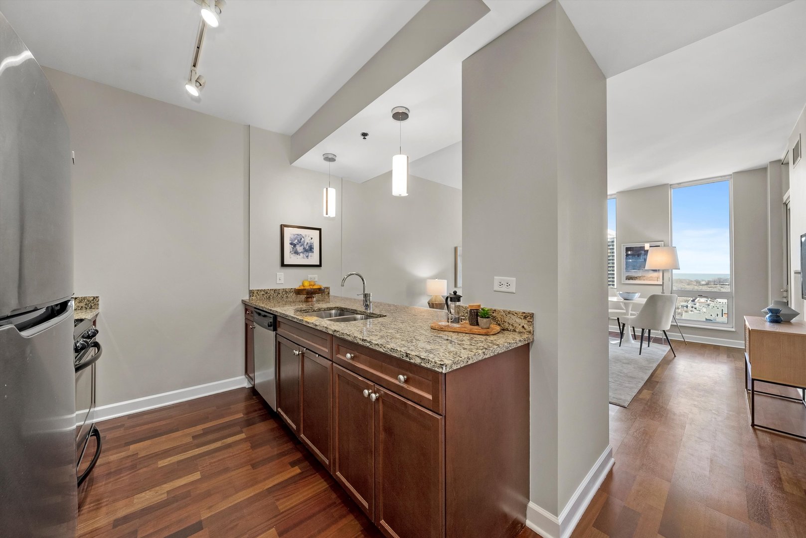 1400 S Michigan Avenue Unit: 1402