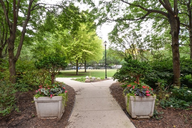 1400 S Michigan Avenue Unit: 1402