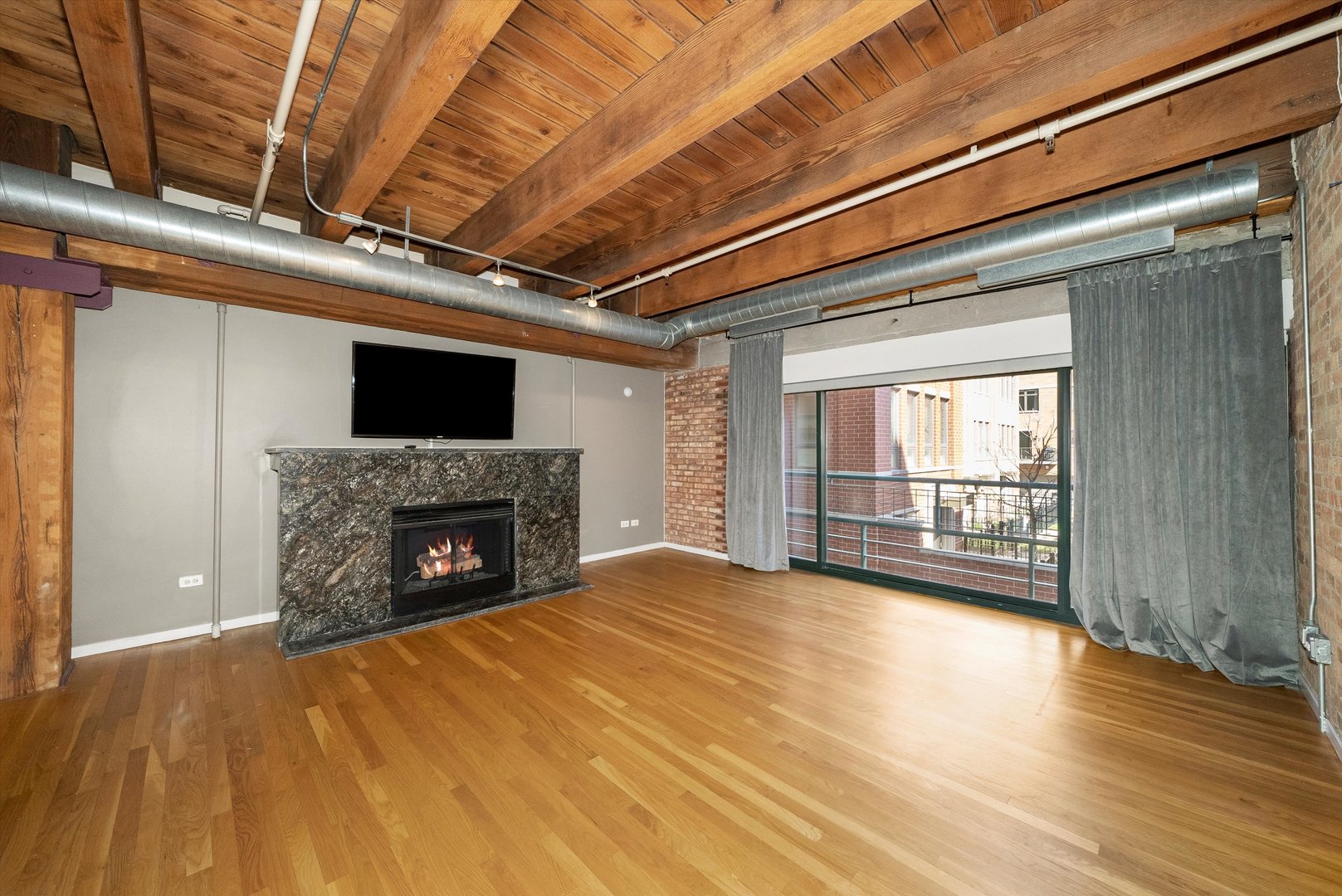 1727 S Indiana Avenue Unit: 116