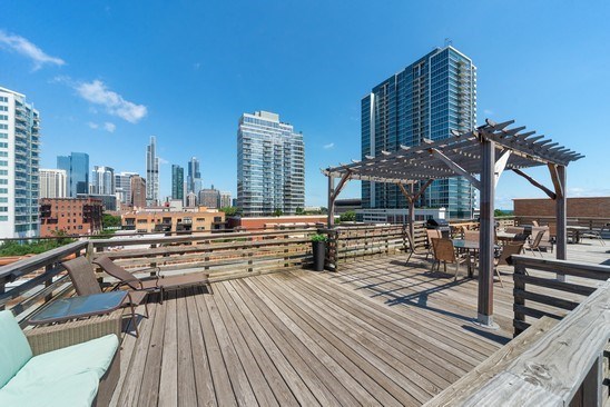 1727 S Indiana Avenue Unit: 116