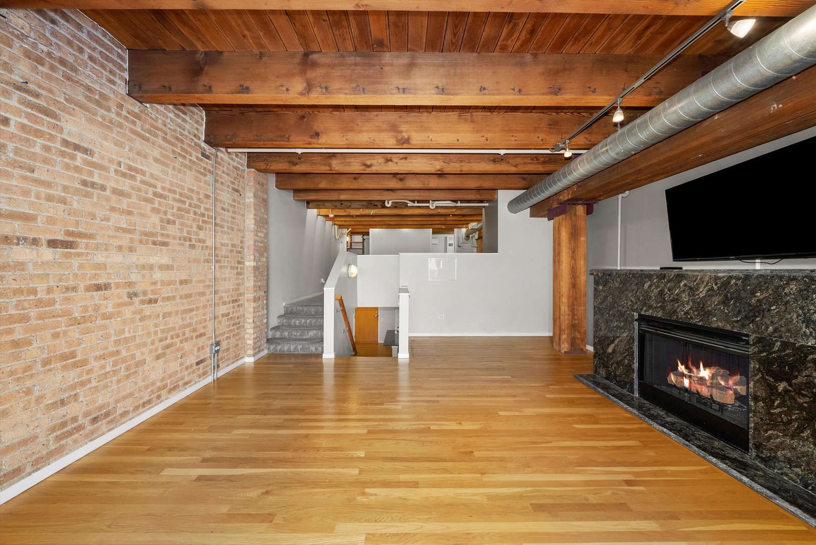 1727 S Indiana Avenue Unit: 116