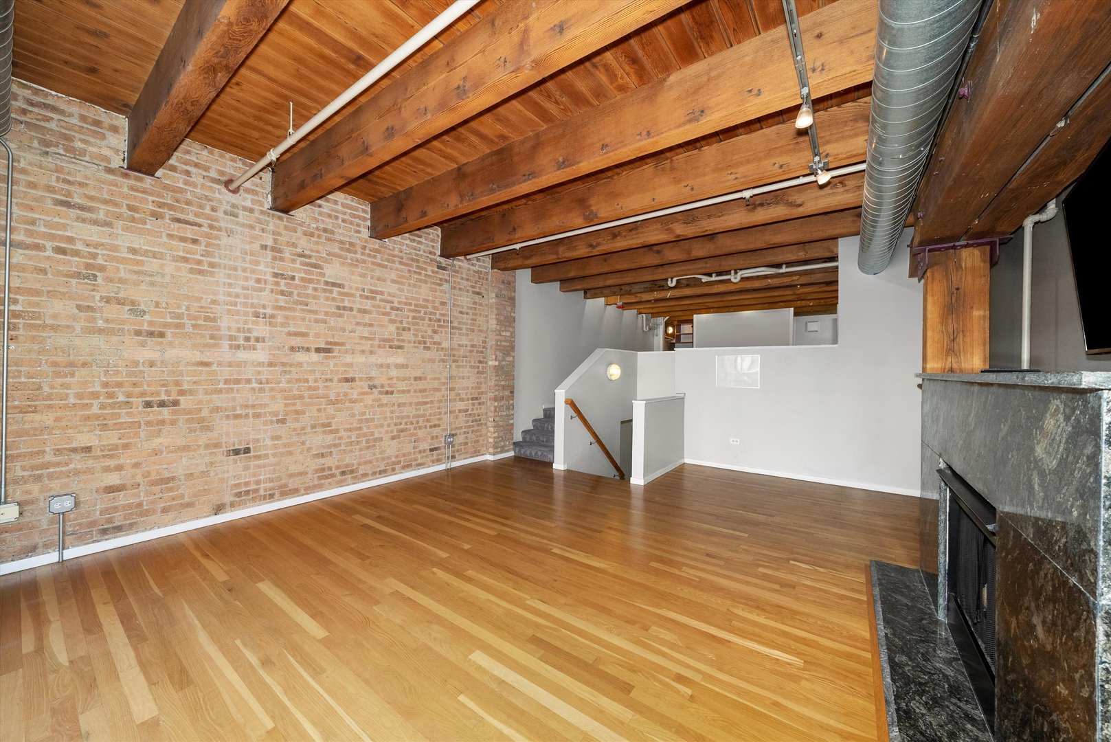 1727 S Indiana Avenue Unit: 116