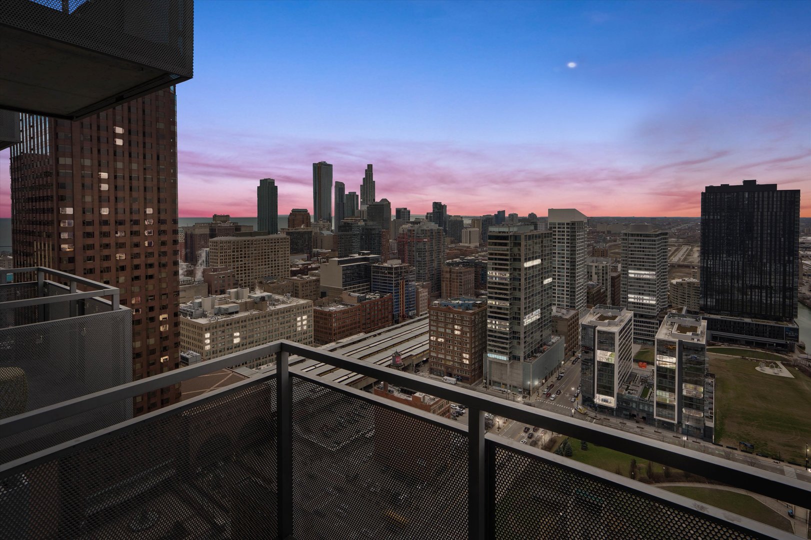 235 W Van Buren Street Unit: 3507