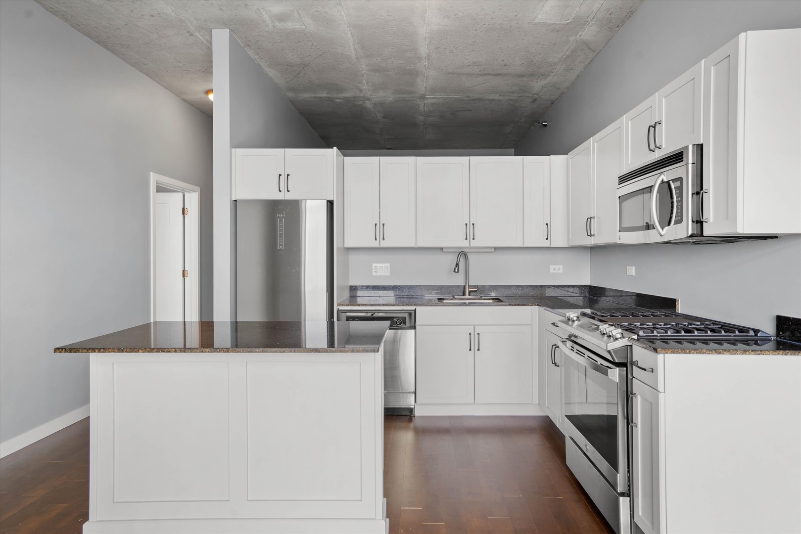 235 W Van Buren Street Unit: 3507