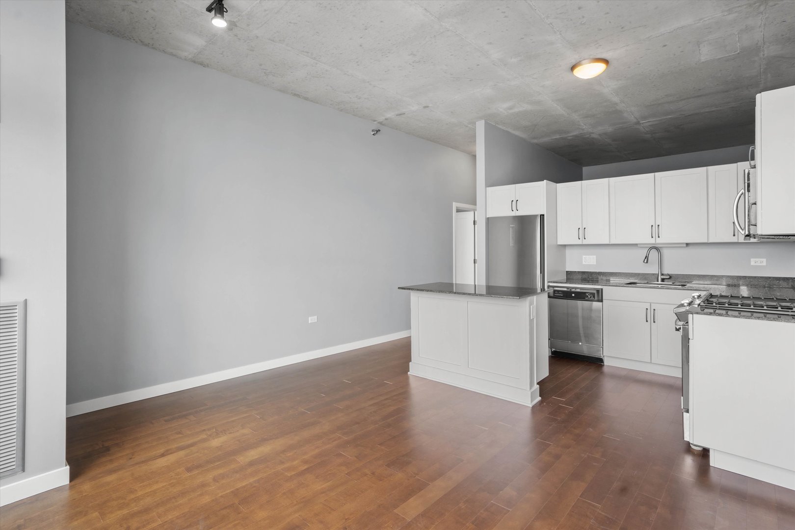 235 W Van Buren Street Unit: 3507