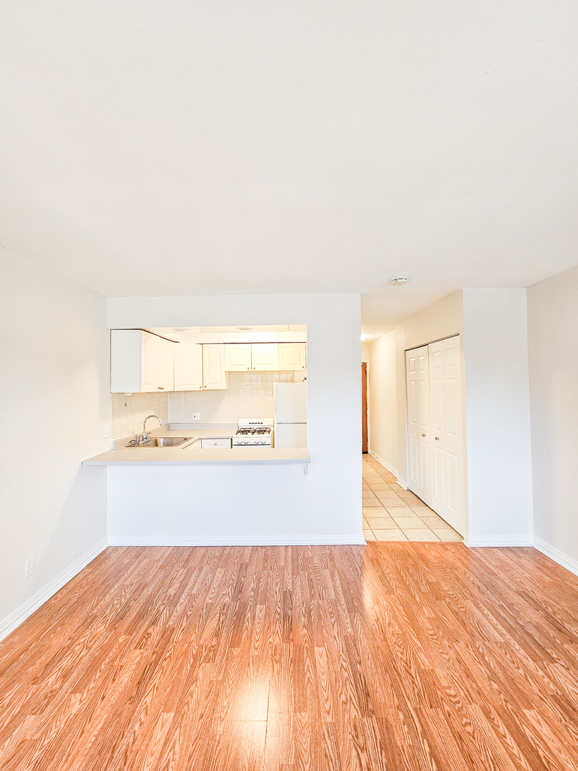 606 W Cornelia Avenue Unit: 284