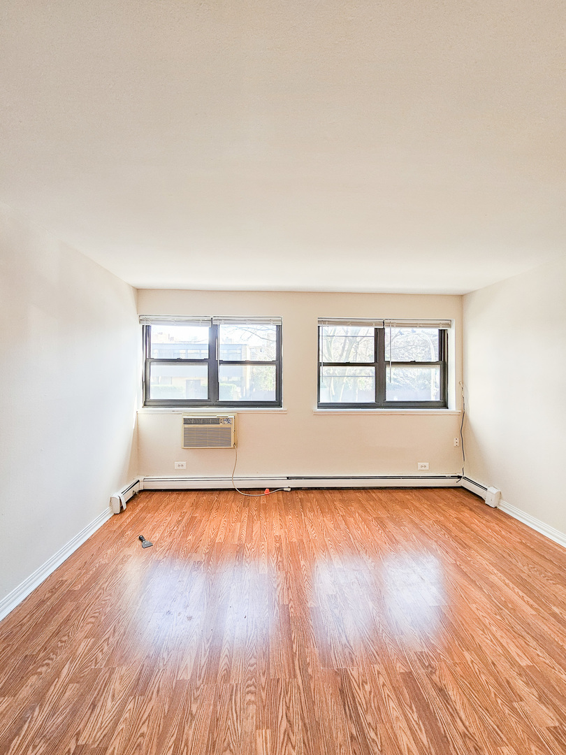 606 W Cornelia Avenue Unit: 284