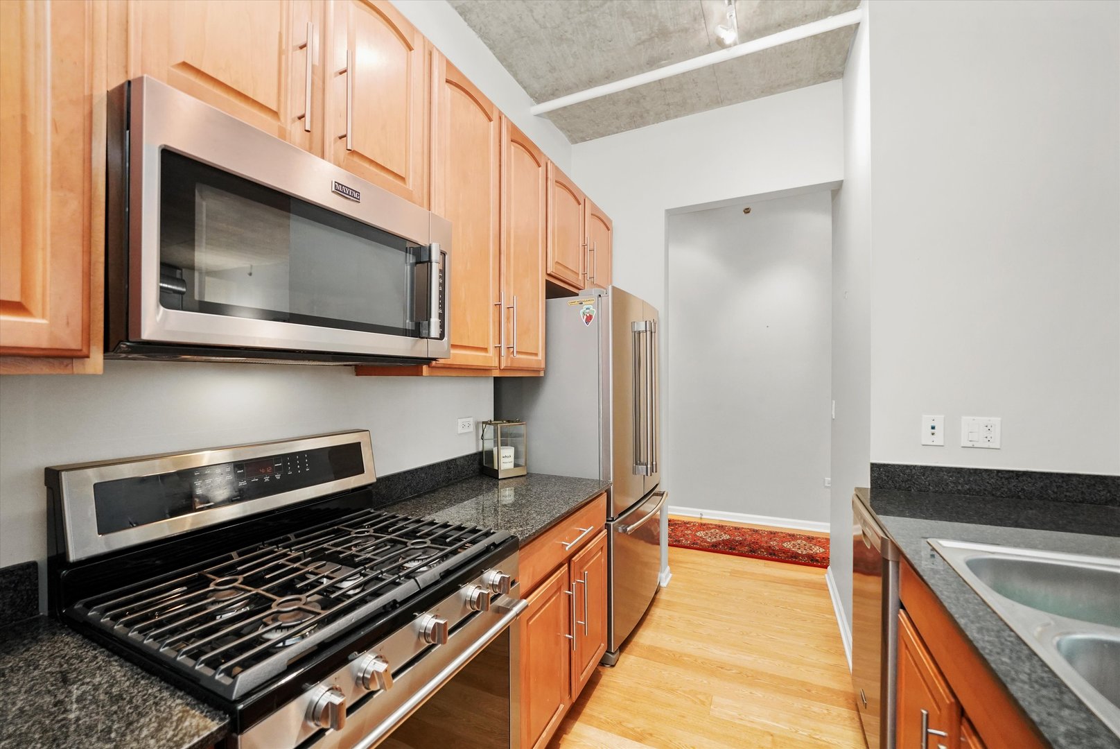 125 E 13TH Street Unit: 515