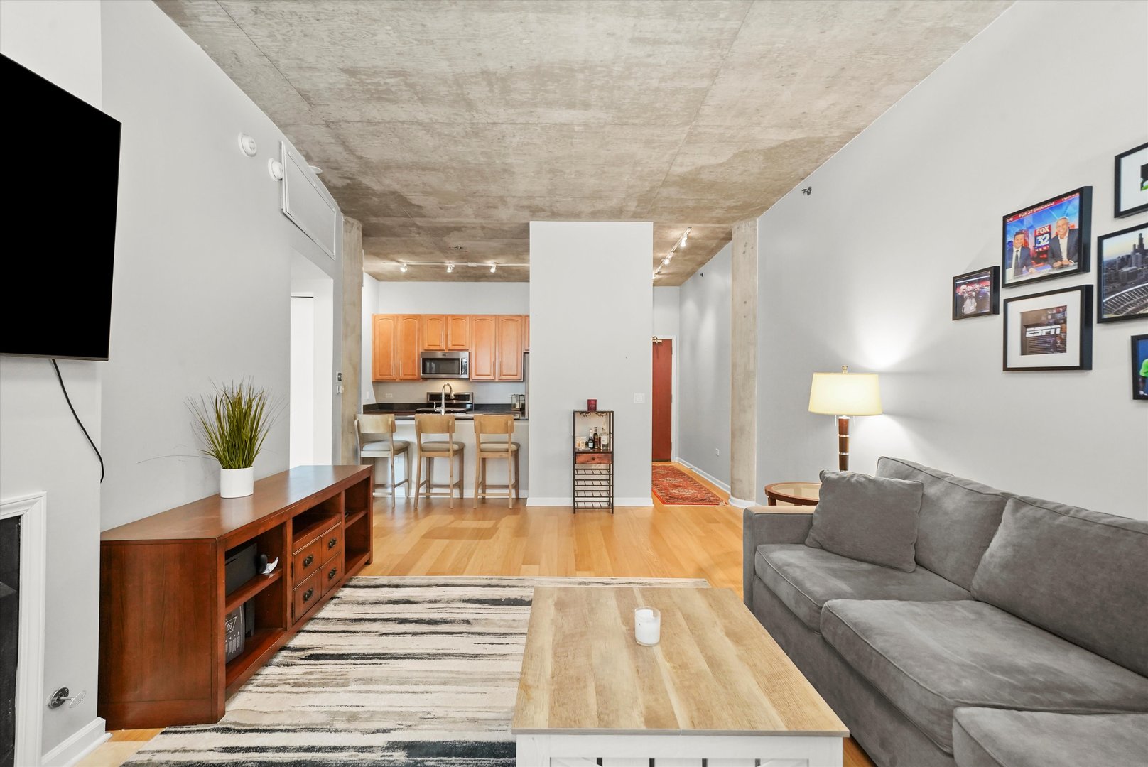 125 E 13TH Street Unit: 515