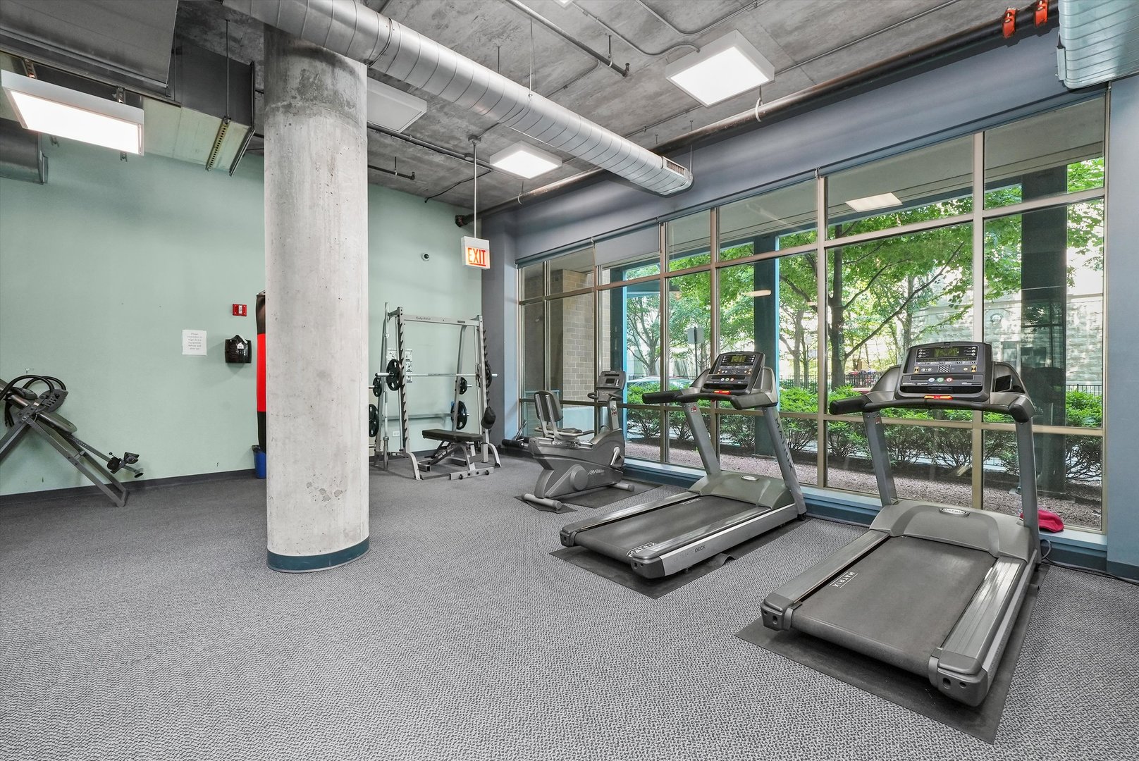 125 E 13TH Street Unit: 515