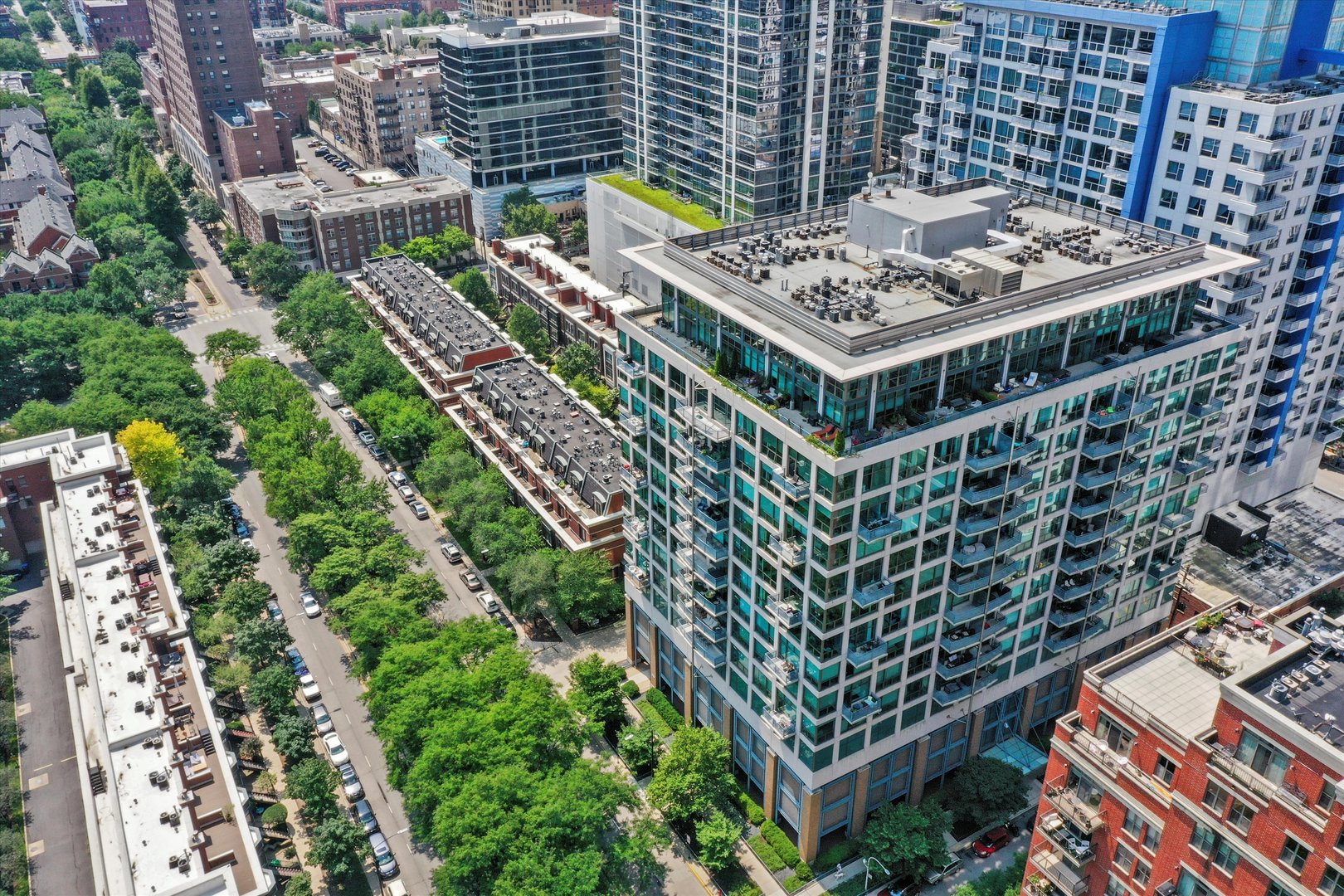 125 E 13TH Street Unit: 515