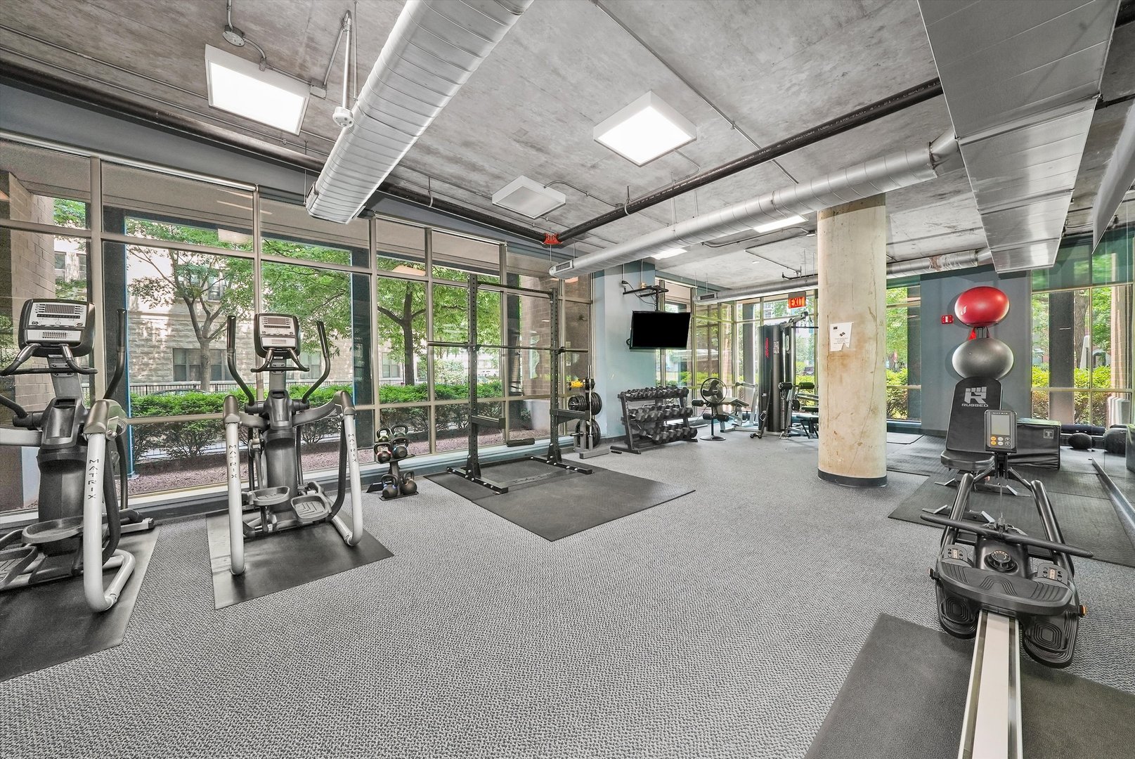 125 E 13TH Street Unit: 515