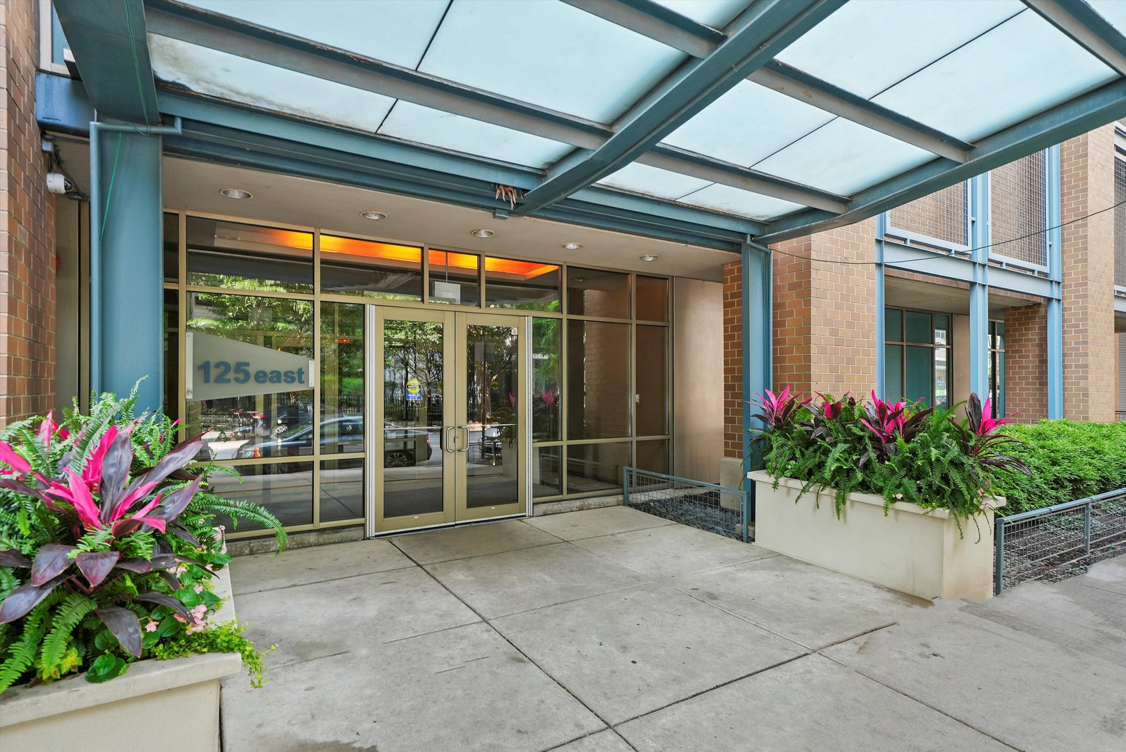 125 E 13TH Street Unit: 515