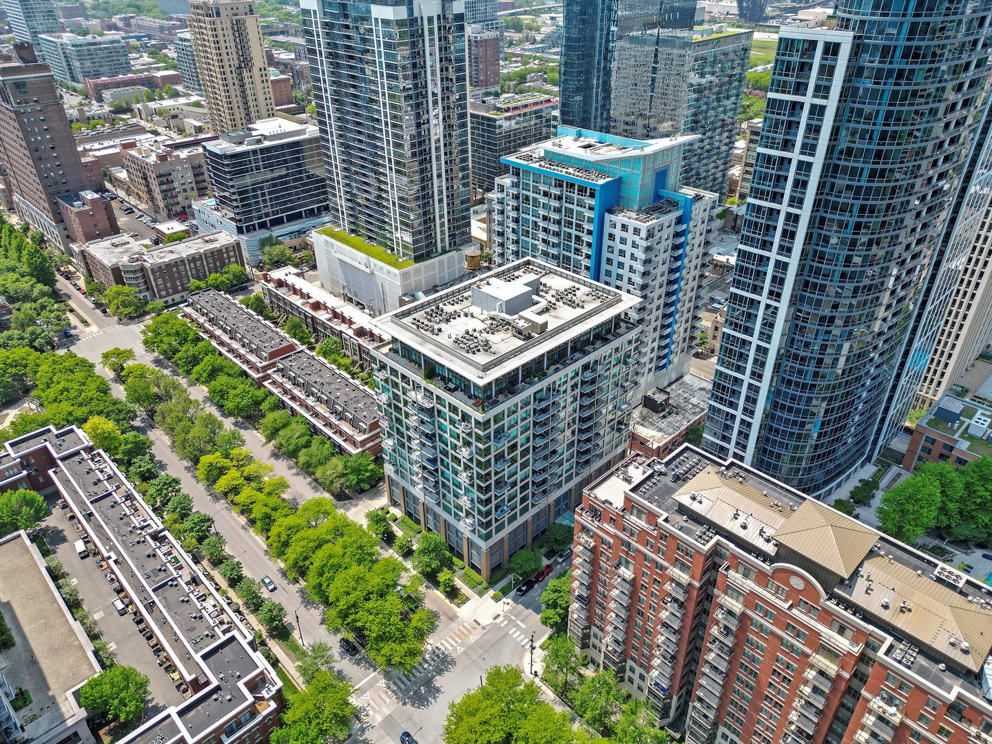 125 E 13TH Street Unit: 515