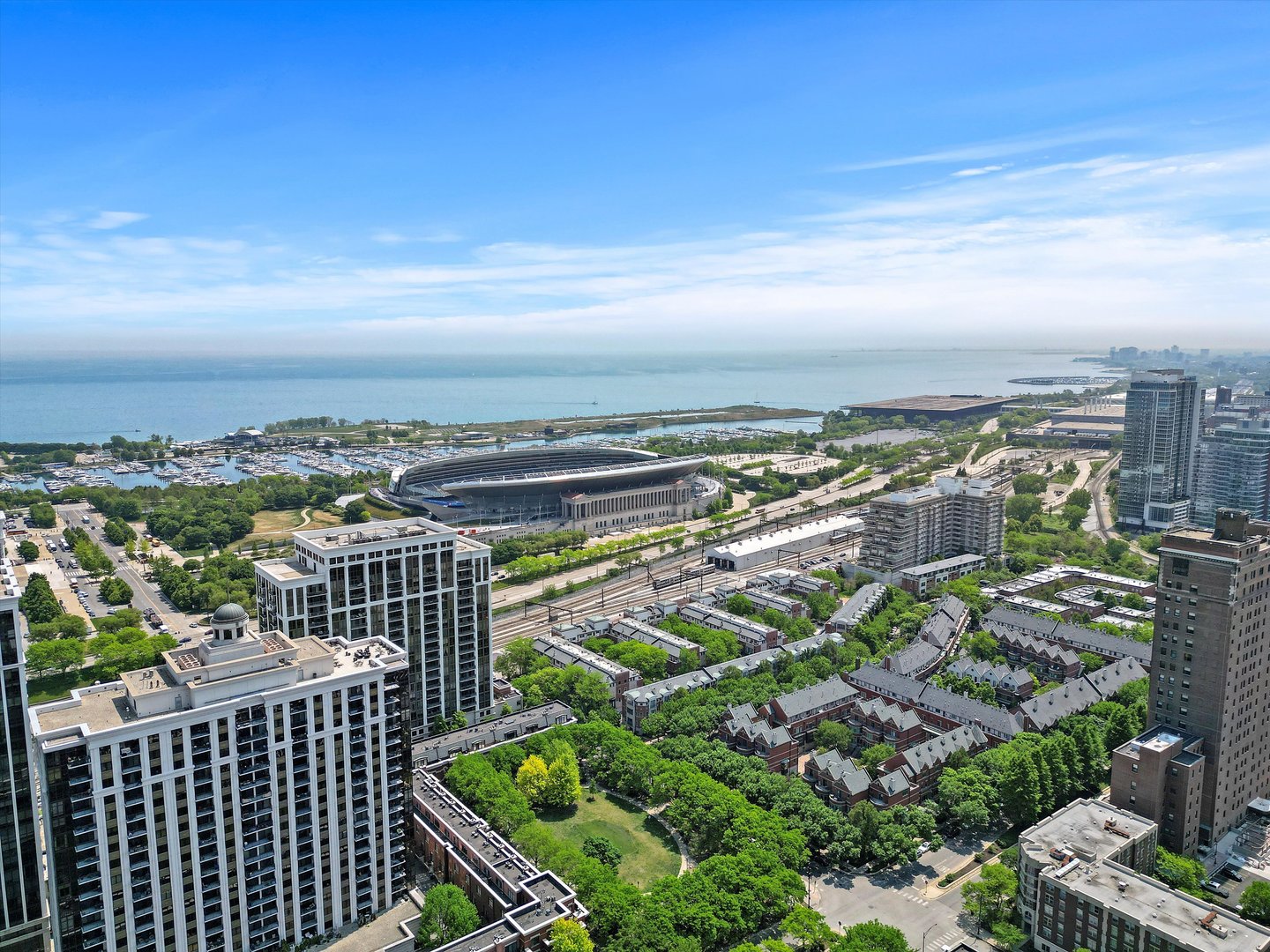 125 E 13TH Street Unit: 515