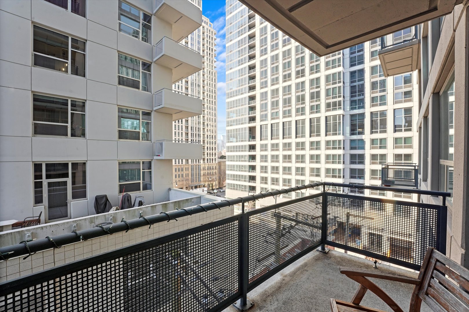 125 E 13TH Street Unit: 515