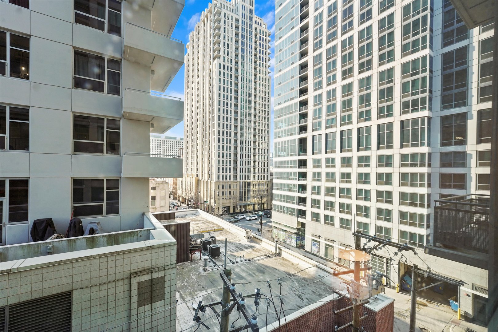 125 E 13TH Street Unit: 515
