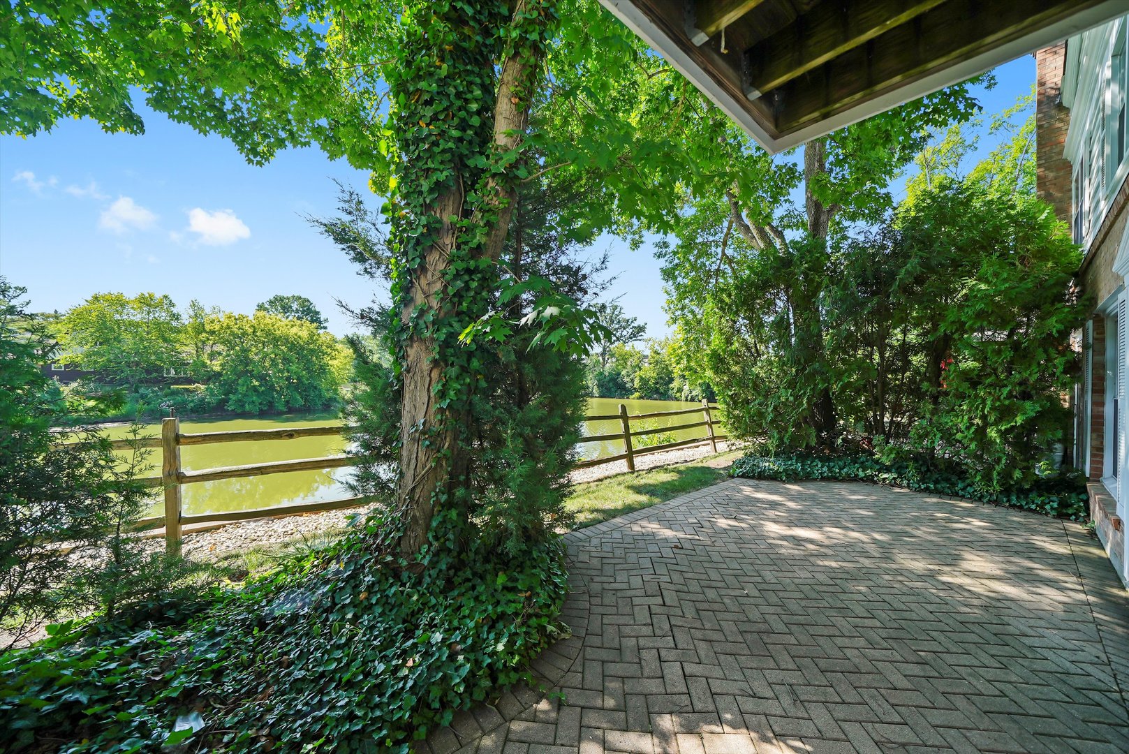 117 RIVERSHIRE Lane