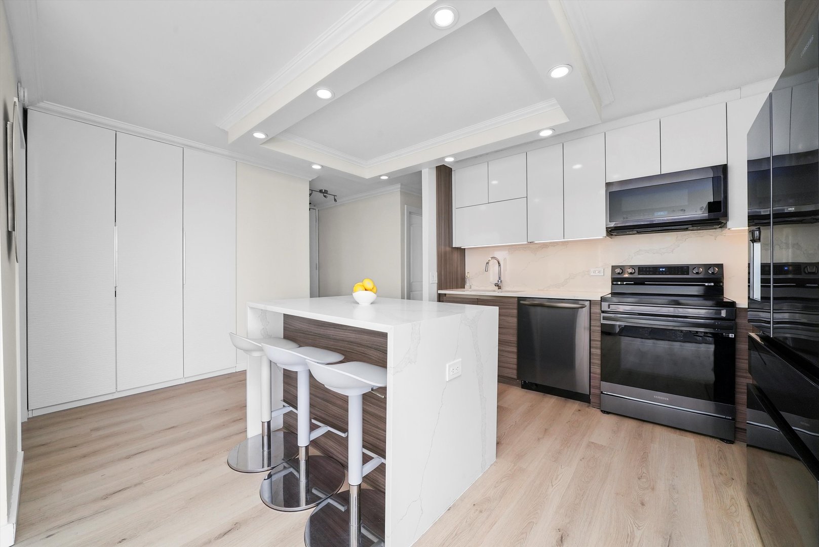 5445 N Sheridan Road Unit: 2012