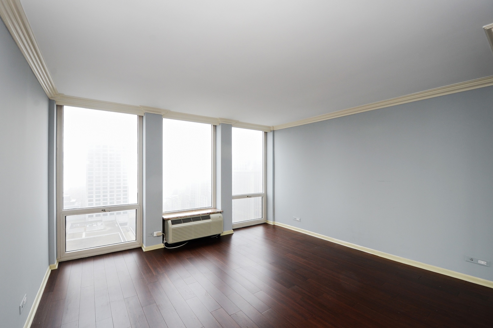 111 E Chestnut Street Unit: 38F