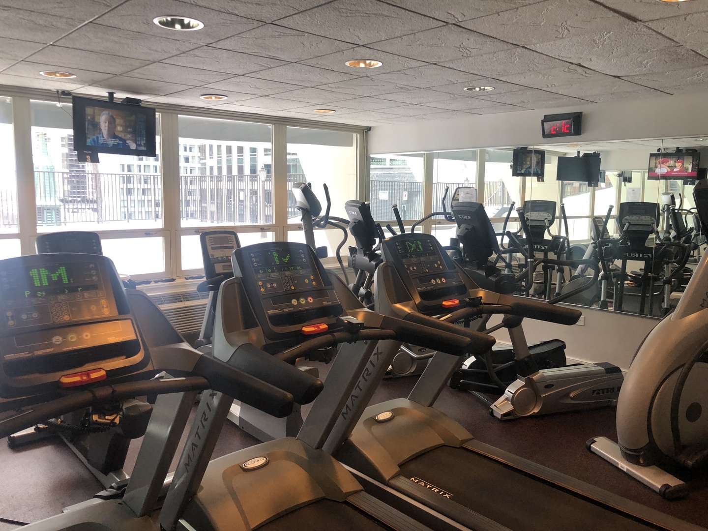 111 E Chestnut Street Unit: 38F