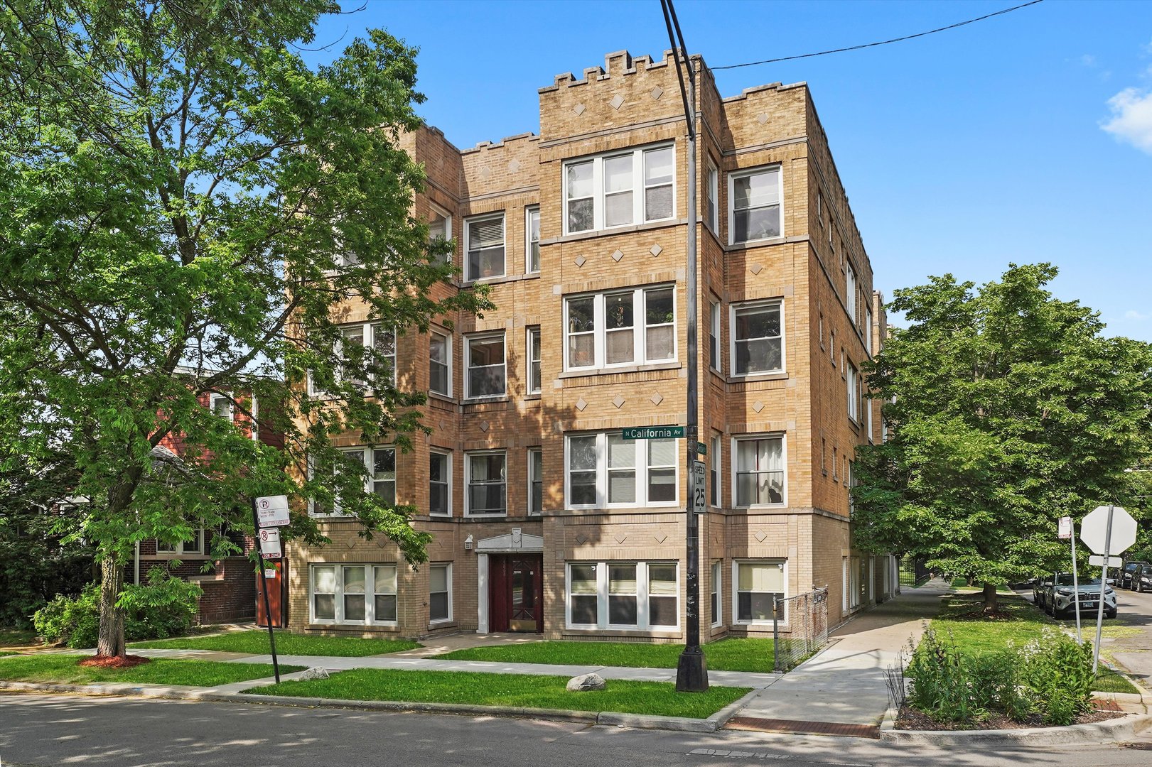 4868 N CALIFORNIA Avenue Unit: 2S