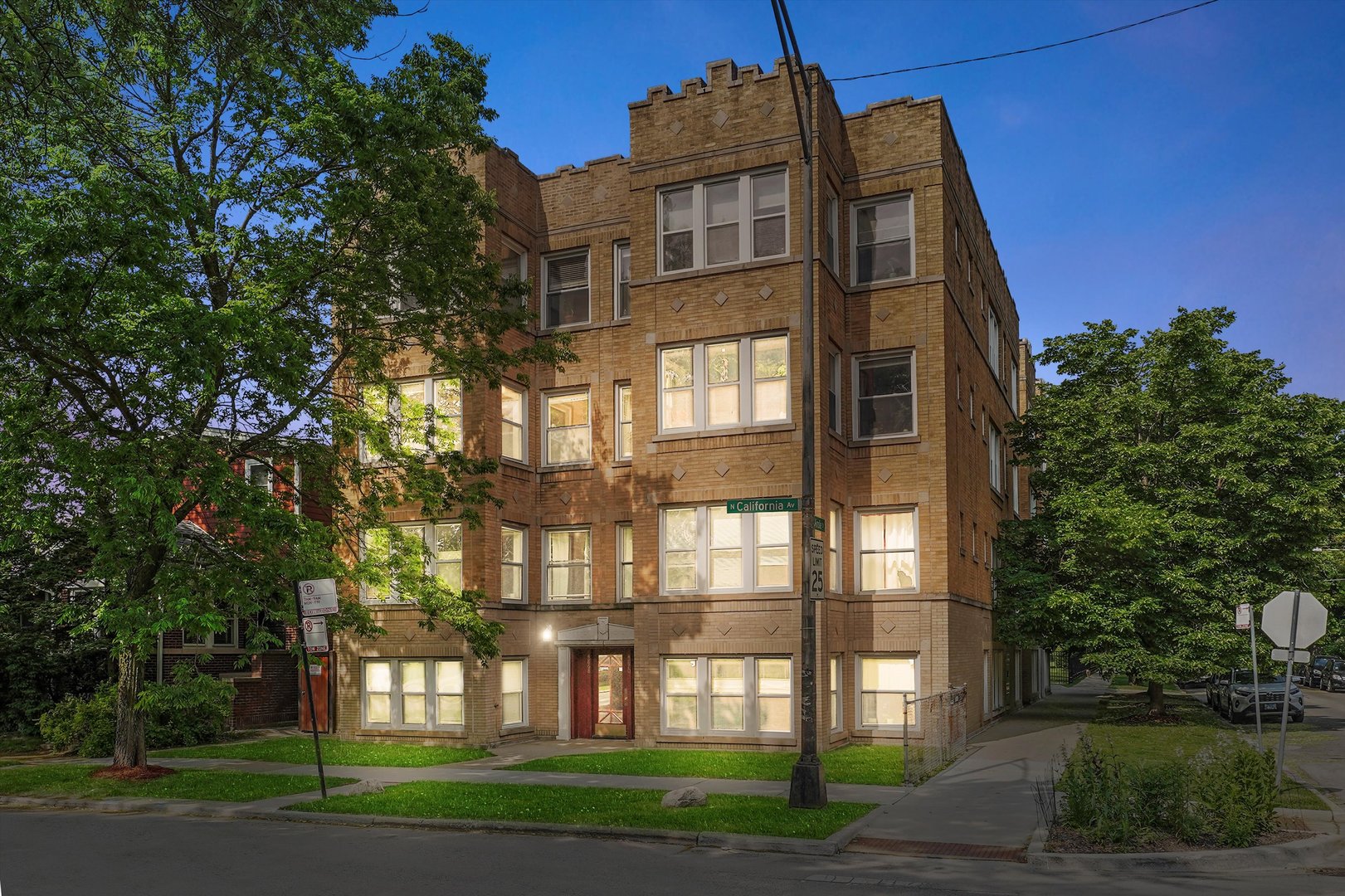 4868 N CALIFORNIA Avenue Unit: 2S