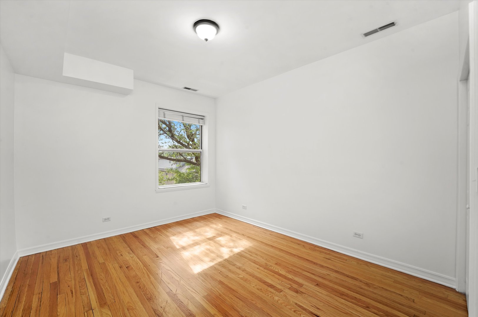 4868 N CALIFORNIA Avenue Unit: 2S