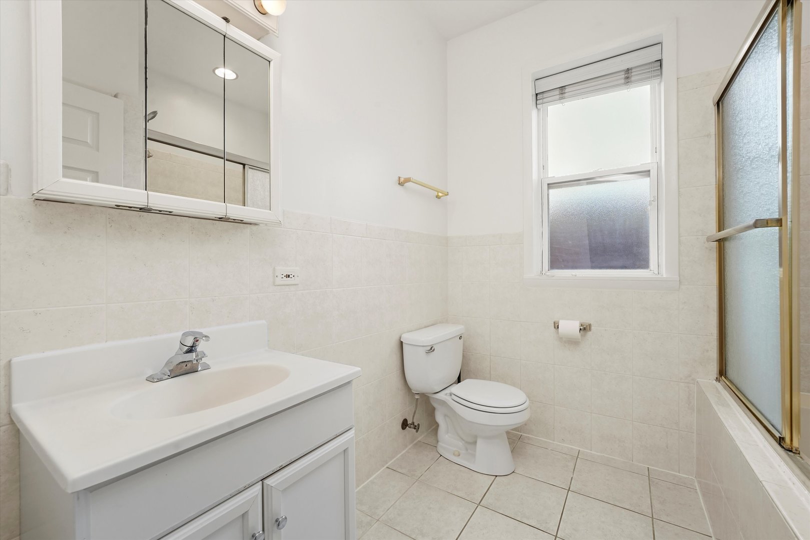 4868 N CALIFORNIA Avenue Unit: 2S