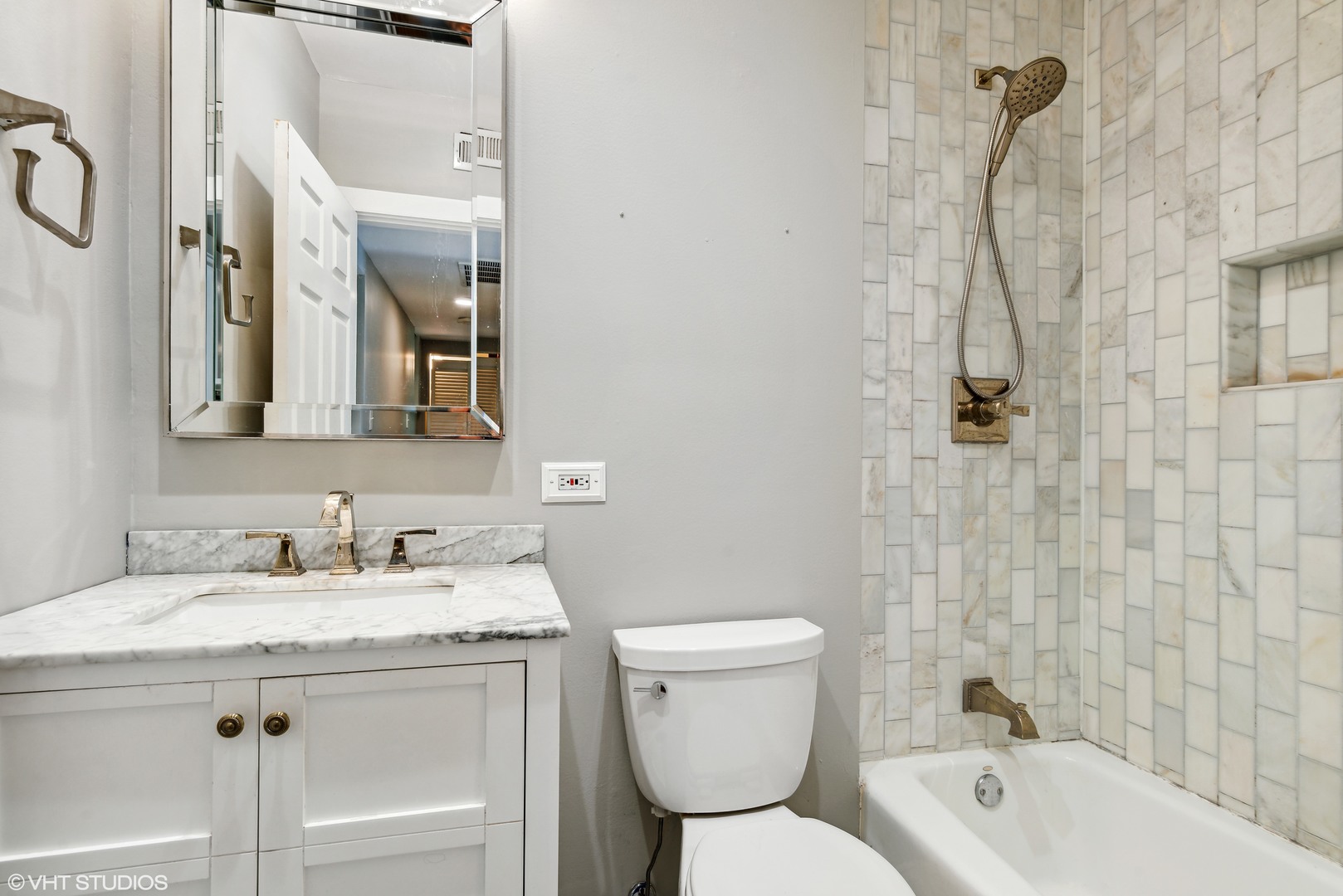 3456 N Janssen Avenue Unit: G3
