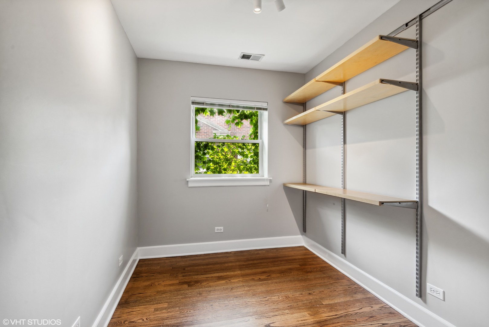 3456 N Janssen Avenue Unit: G3