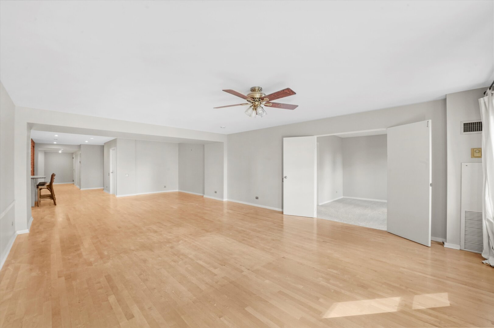 40 E 9TH Street Unit: 1201
