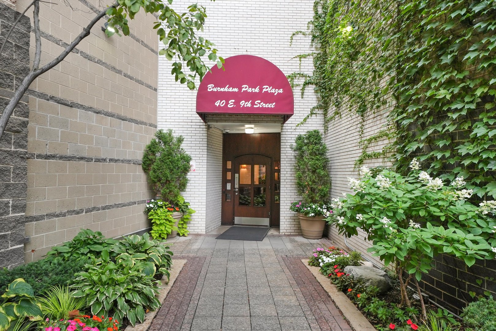 40 E 9TH Street Unit: 1201